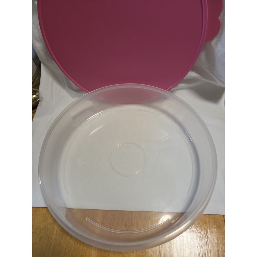 TUPPERWARE 12" Round Cookie/ Pie Container With Hot Pink Lid - Picture 3 of 5